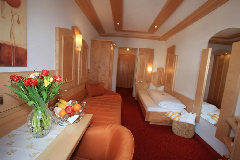 Alphotel Garni Salner Ischgl 4*,