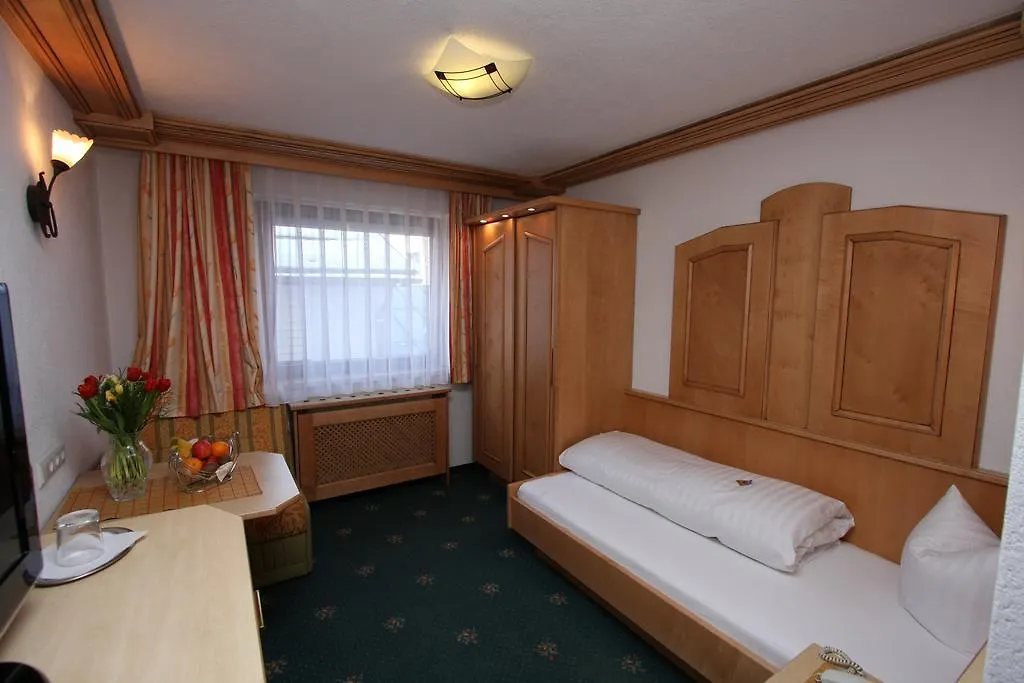 Alphotel Garni Salner Ischgl 4*,  Austria